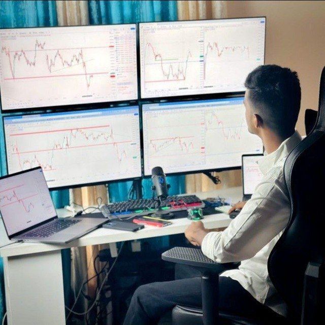 Trader Radhika - Stock Market Educator